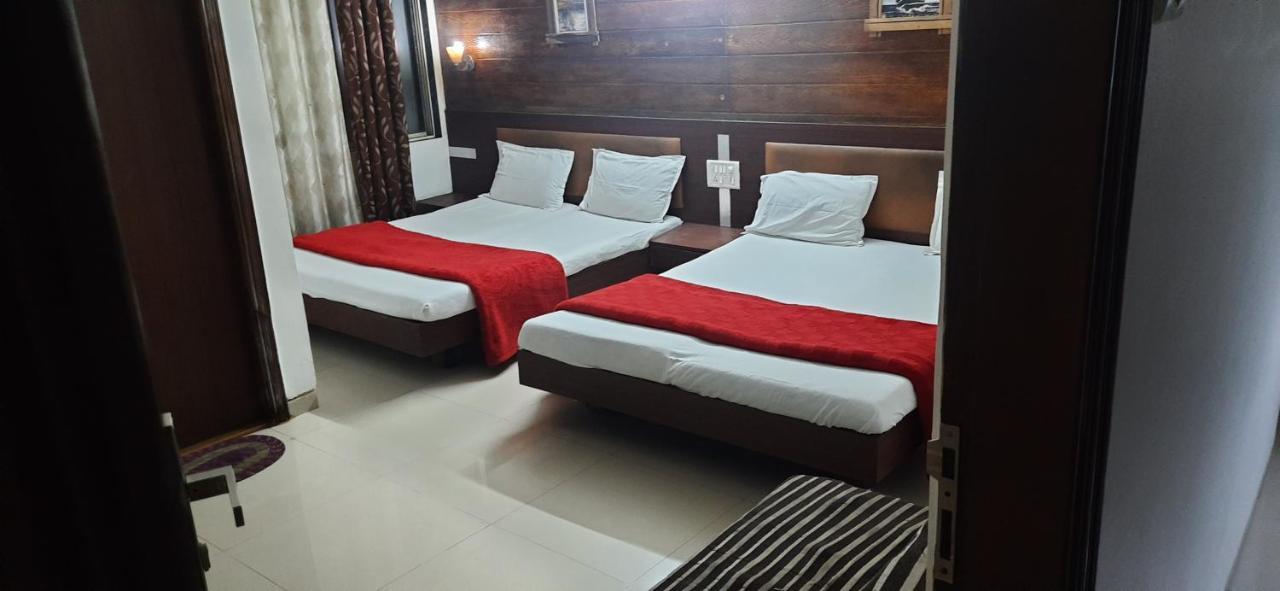 Mahābaleshwar Hotel S K Palace מראה חיצוני תמונה