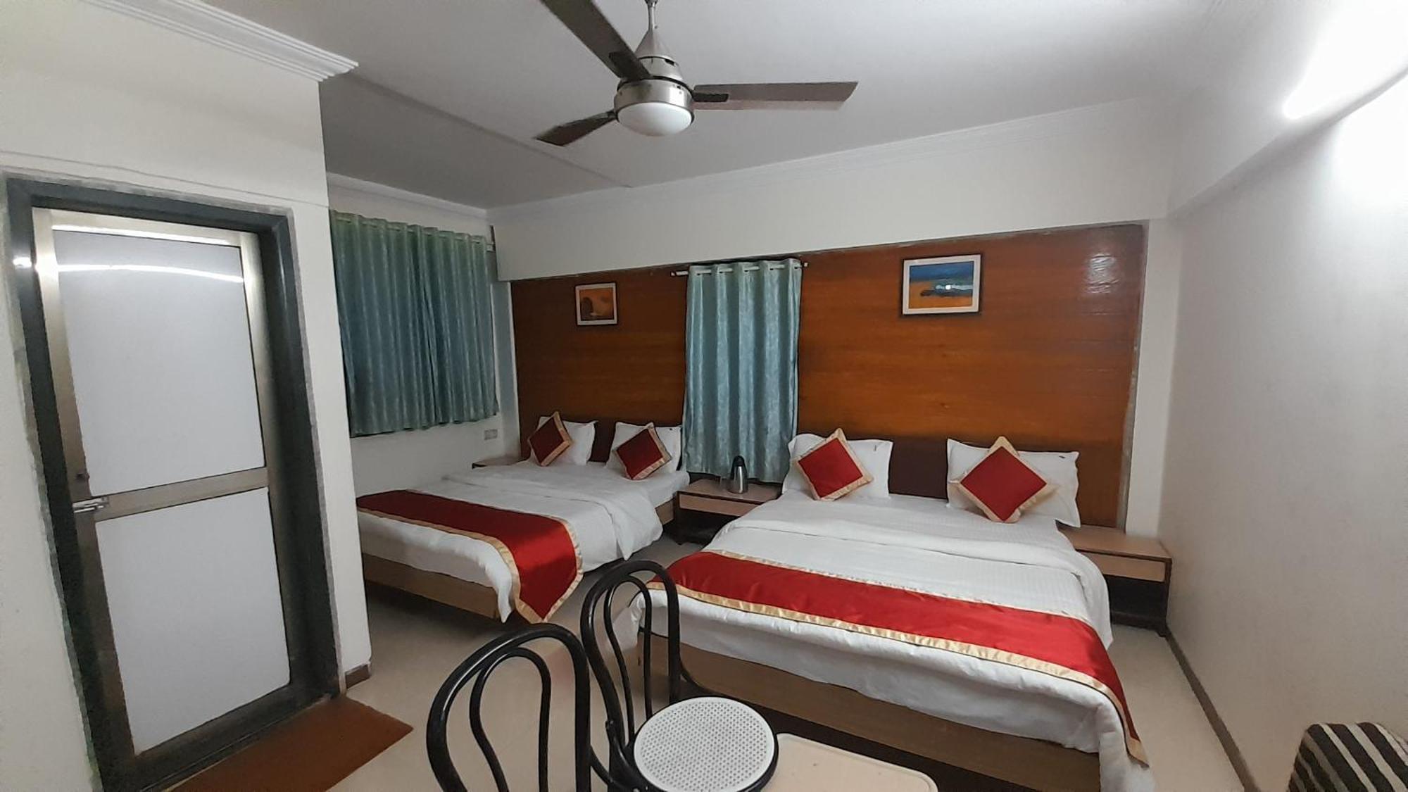 Mahābaleshwar Hotel S K Palace מראה חיצוני תמונה