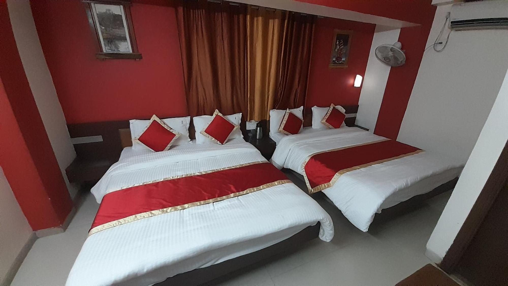 Mahābaleshwar Hotel S K Palace מראה חיצוני תמונה