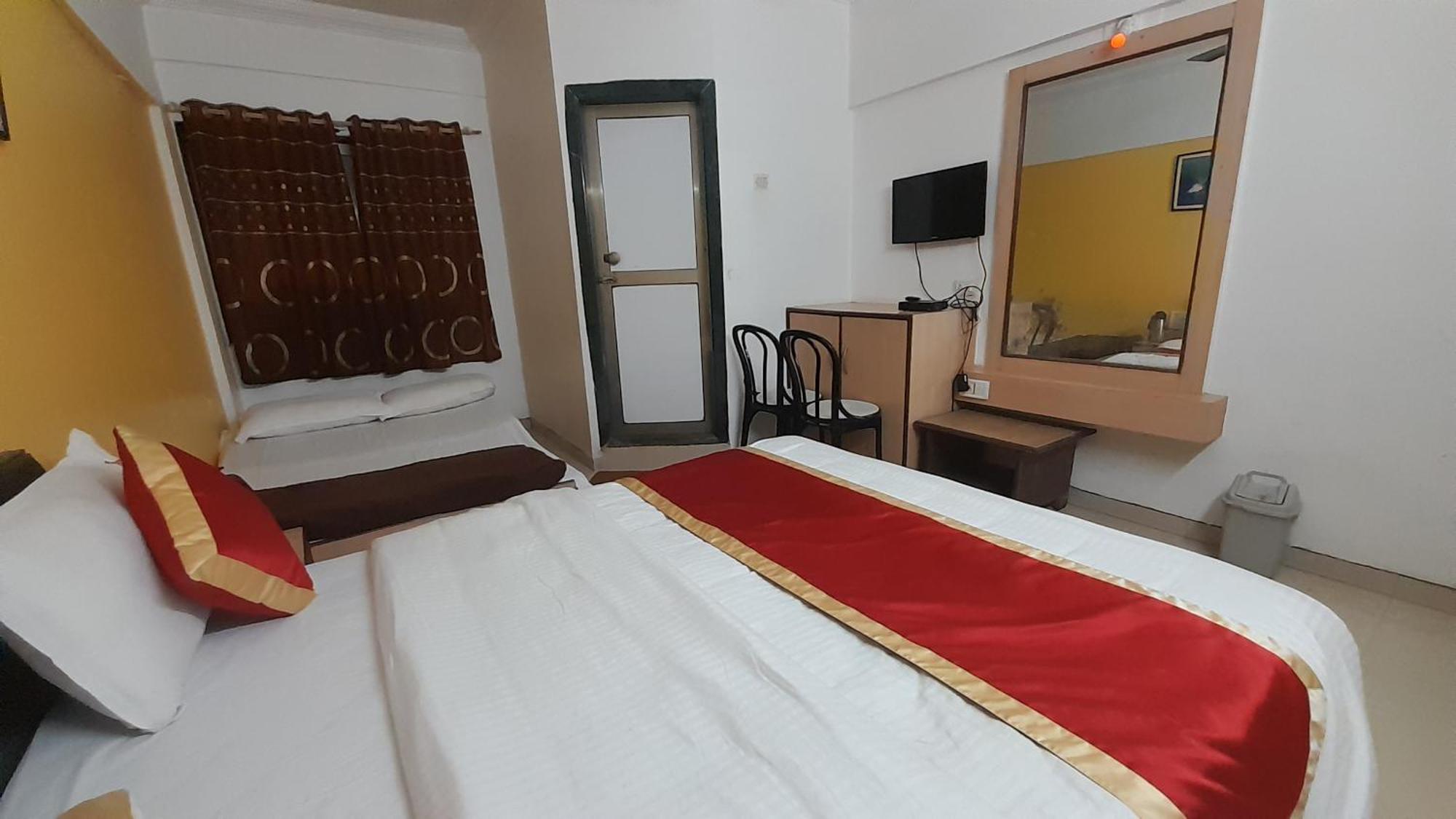 Mahābaleshwar Hotel S K Palace מראה חיצוני תמונה