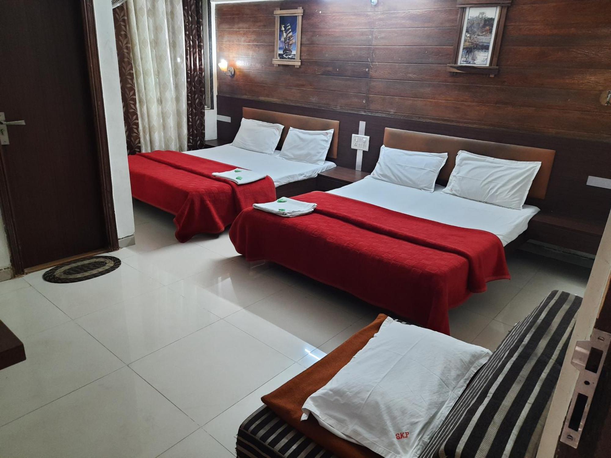 Mahābaleshwar Hotel S K Palace חדר תמונה